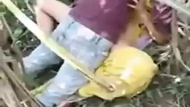 Gaon ki randi outdoor fucking – Threesome desi sex