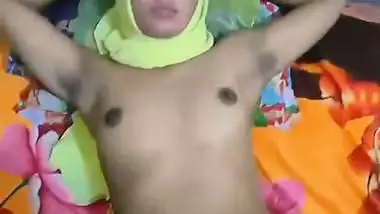 UP Muslim girl’s first desi sex MMS with her cousin