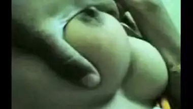 Natural tits Ranchi bhabhi gets her boobs felt by devar