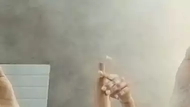 Unsatisfied bhabhi masturbation with chapati roller