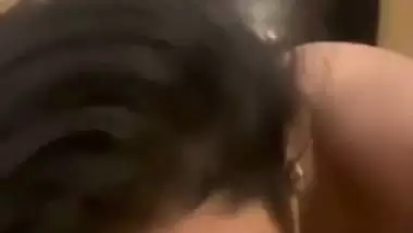 Nude lady’s desi bowjob makes her man cum