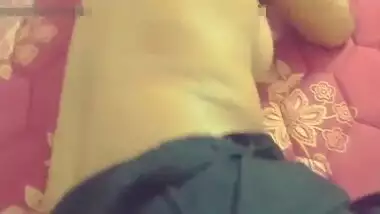 Sexual pervert manages to see Desi girl's tits and XXX orifice