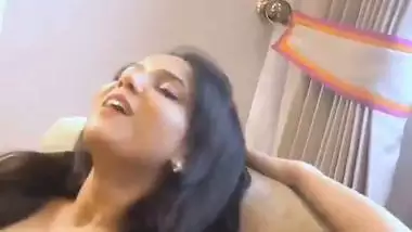 Brother licks his sister’s wet pussy in the xxx clip