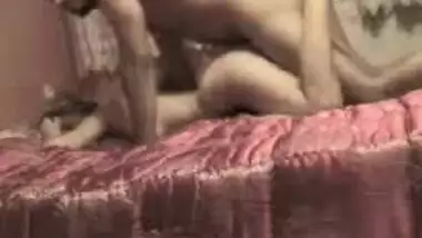 Indian couple on their honeymoon fucking in...