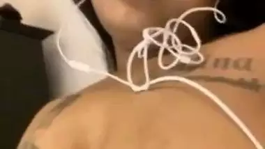 Milf removes her milk and fingers in Tamil video call sex