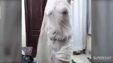 Horny Indian bbw wife gets wet and erotic dance on webcam