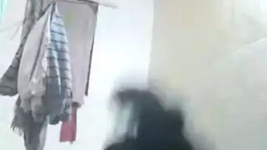 Tempting Desi sex amateur model changes in a XXX way on camera