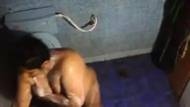 Bangla desi Neighbor aunty bathing & washing