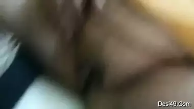 Desi mom is fat and having perky nipples to expose in amateur sex show