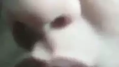 Hijab girl opens bra and round boobs show on cam