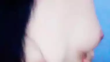 Marvelous Desi webcam model gladdens men with tits during the porn show