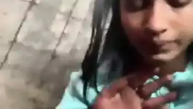 Bihari girl gives a quick desi blowjob to her stepbrother