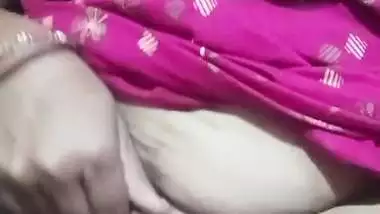 Mature aunty fat pussy desi fingering viral MMS