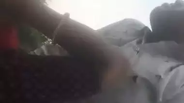 Bihari couple fucks in an open area in outdoor sex MMS