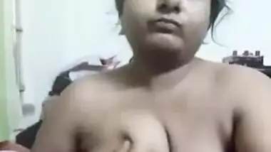 Indian whore spends night with online clients showing off her coconuts