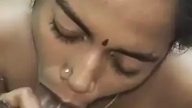 Village lady sucks a monster black dick in Tamil sex MMS