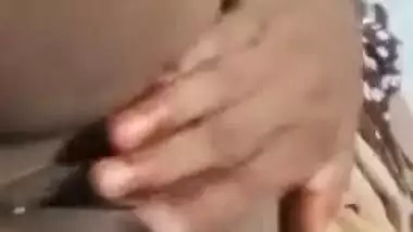 Natural-boobed XXX whore has shaved pussy exposed for Desi fans MMS