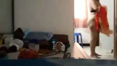 Tamil mom dress change spy video