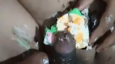 Man uses cake to spice up his sex in desi sex video