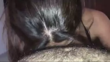 Aged bhabhi satisfies her spouse with a good blowjob