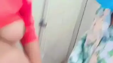 IT office colleague fucking in restroom viral xxx