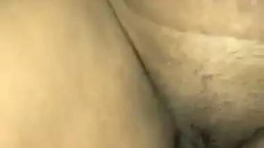 South Indian man shows lady’s pussy in nude mms