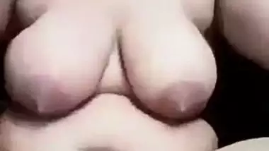 Big ass desi nude milf enjoys exposing her body