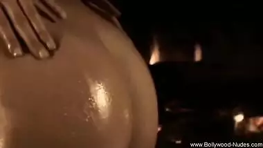 Loving And Romantic Ritual From The Orient And Make Fun