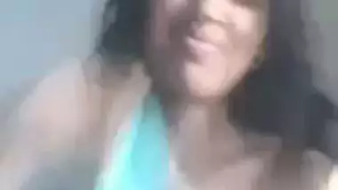 College GF exposing naked for BF to avoid breakup