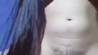 Desi college girl masturbating hard