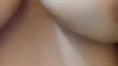 Desi Babe Showing Big Boobies