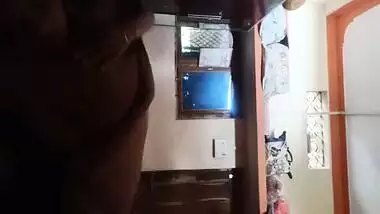 Indian Kiss And Fuck Homemade Porn