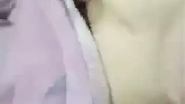 Indian teenage girl showing badi boobs