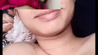 Sexy desi office girl showing boobs on video call