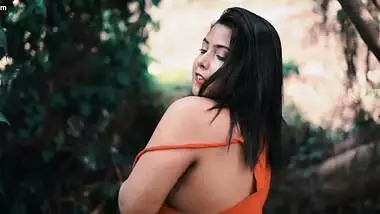 Big boobs model indrani photoshoot video – 3