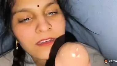 Wife gives a desi blowjob to her man at midnight
