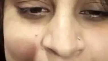 Man enjoys Pakistani video call sex with a milf from Karachi