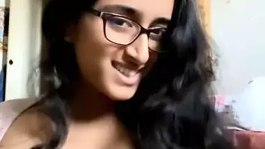 Indian girl without bra shows beautiful naked boobs