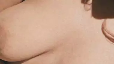 Sexy maal Indian girl nude milk tankers shown