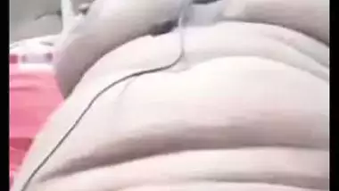 Chubby Bengali bhabhi fingering nude on video call