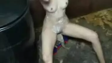 It is normal for the skinny Desi to film herself during bathing