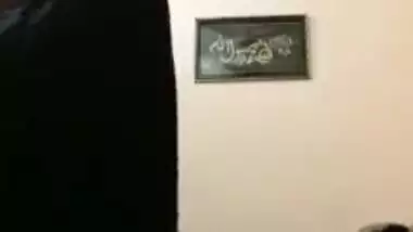 Every lover of big tits porn will be impressed with these Desi boobs