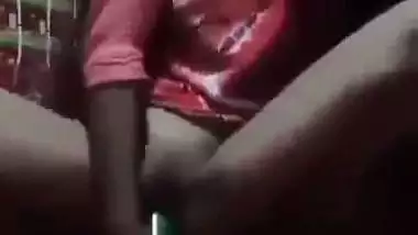 Tamil porn of an 18-year-old girl fucking with a bottle