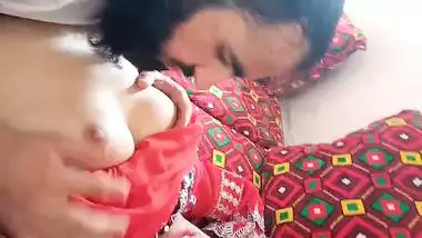 Paki bhabhi boob sucking by mulla viral sex MMS