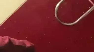 Chubby girl gives an outdoor blowjob in a cinema theatre