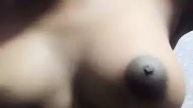 Round boobs college girl removing bra and topless