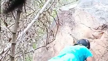 Crazy guy shoots his outdoor sex MMS with a whore