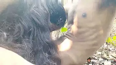 Poor village guy fucks his desi GF in the outdoor sex video