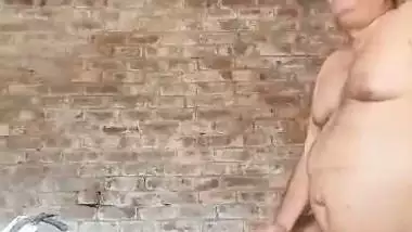 Old man fucks his wife hard in the desi xxx video